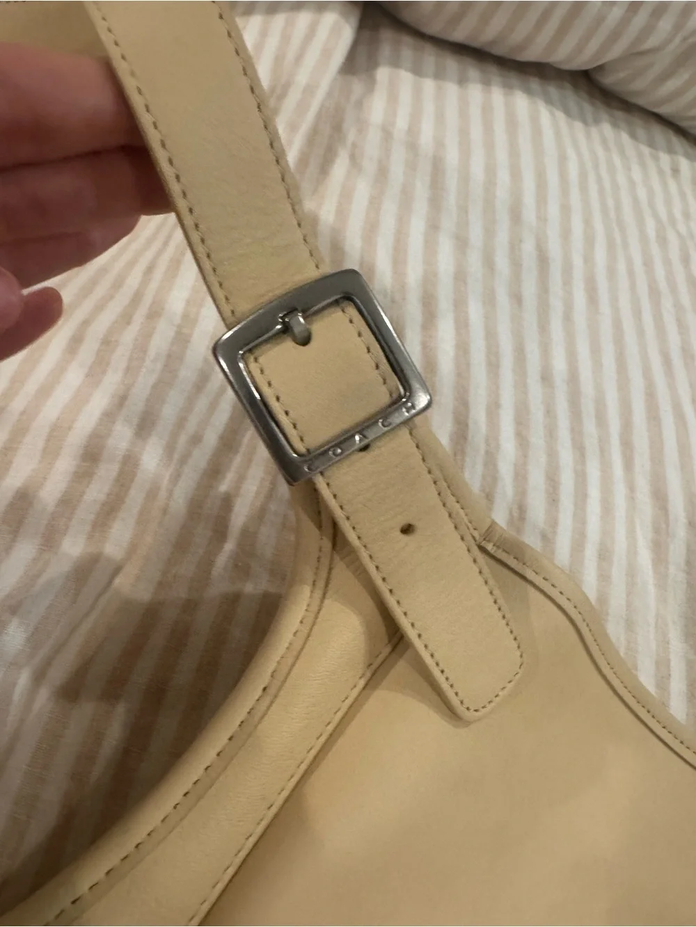 Vintage Coach Slim Hippie 9404 Bag in Cream